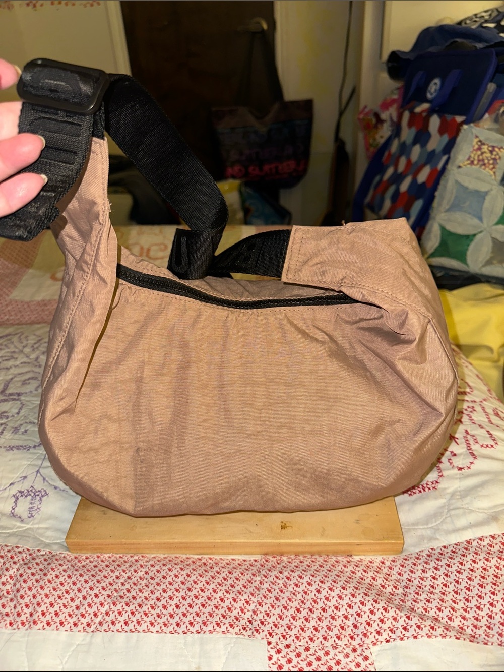 BAGGU Dusty Rose Crossbody Crescent Bag with Black Strap (H)